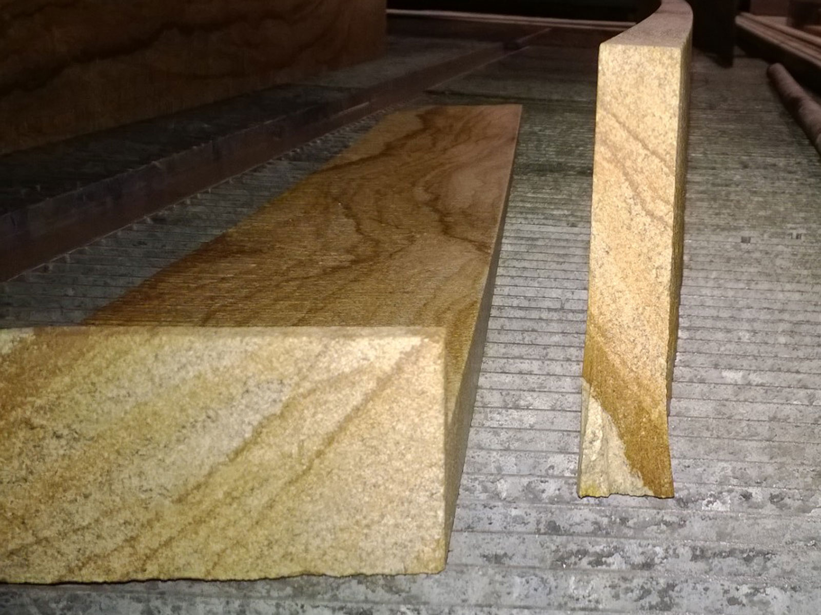 Taglio waterjet su marmo 15 mm